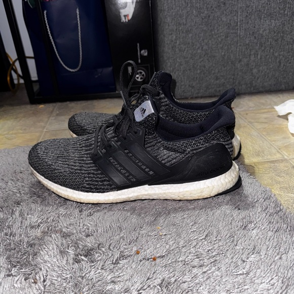 Adidas ultra boost size 11 - Picture 3 of 6